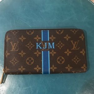 💙LOUIS VUITTON MON MONOGRAM Zippy WALLET💙💙
